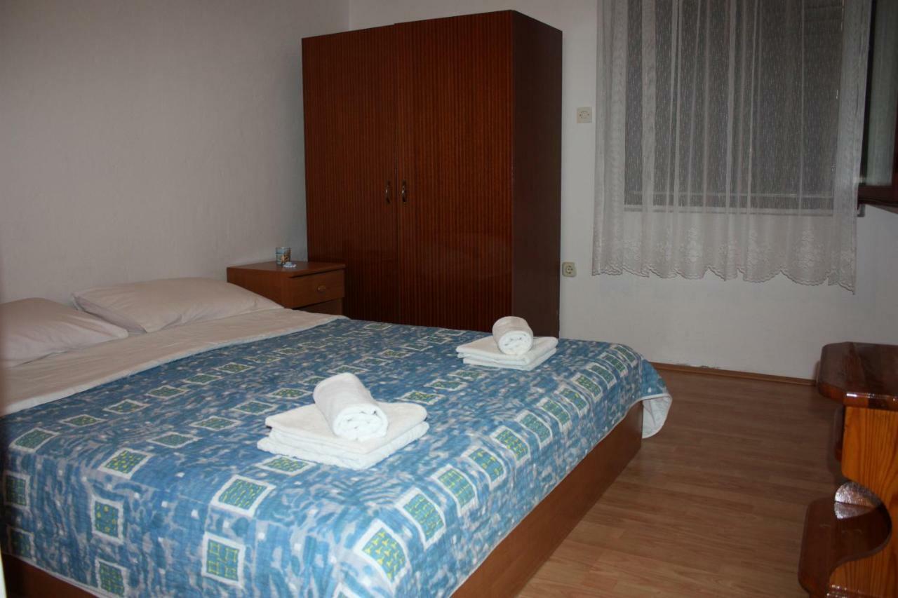 Apartmani Mila Starigrad Paklenica Luaran gambar
