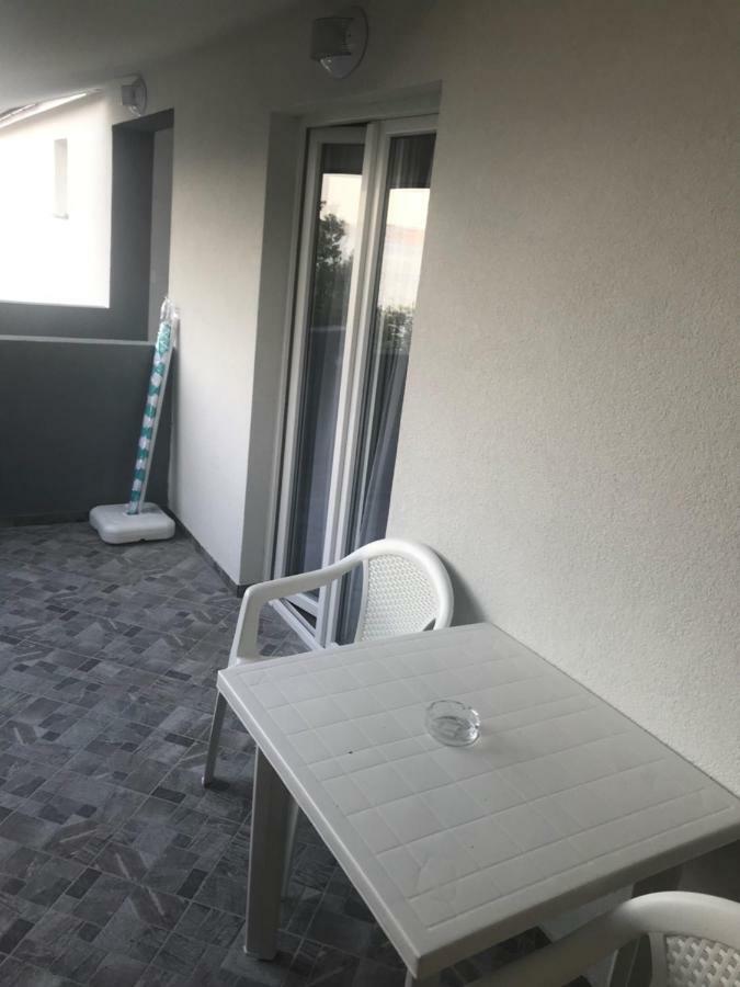 Apartmani Mila Starigrad Paklenica Luaran gambar