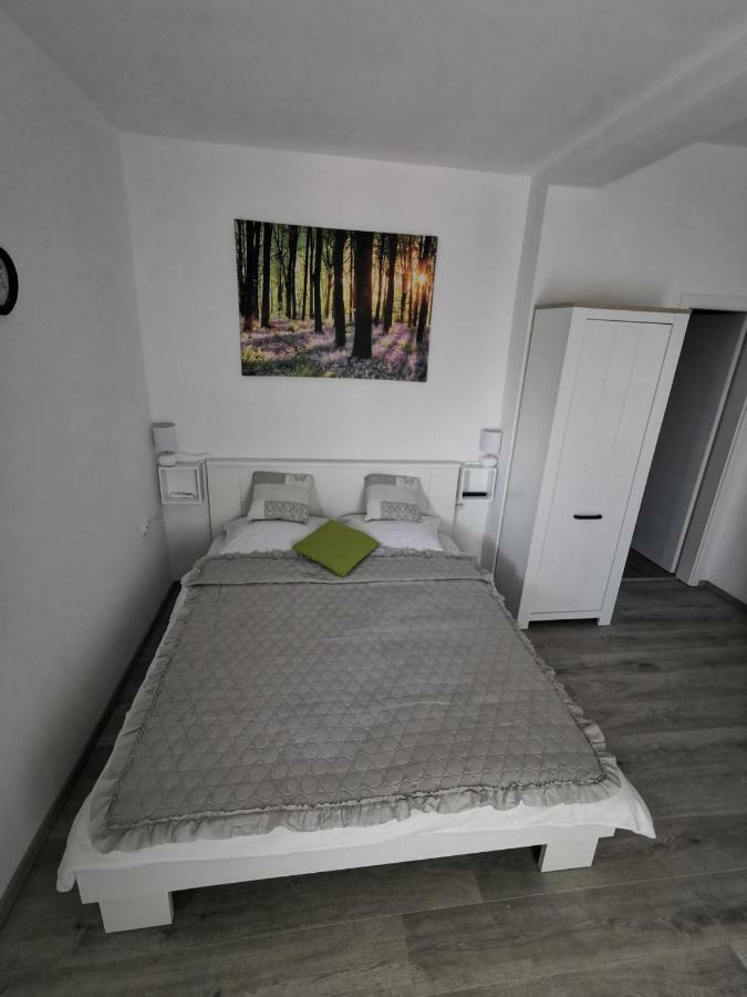 Apartmani Mila Starigrad Paklenica Luaran gambar